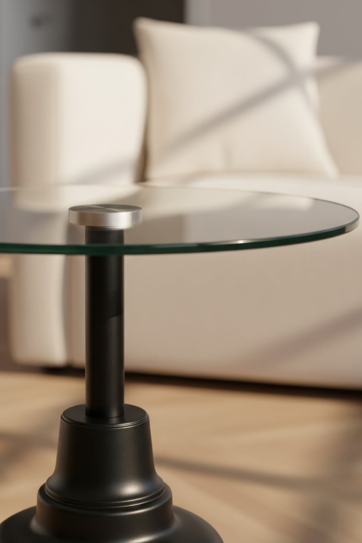 Nova Glass Üstü Şeffaf Cam Gövde Metal 57cm Yan Sehpa